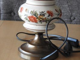 TISCHLAMPE WUNDERSCHÖNE AUS ALTEN ZEITEN, LEIDER OHNE GLAS