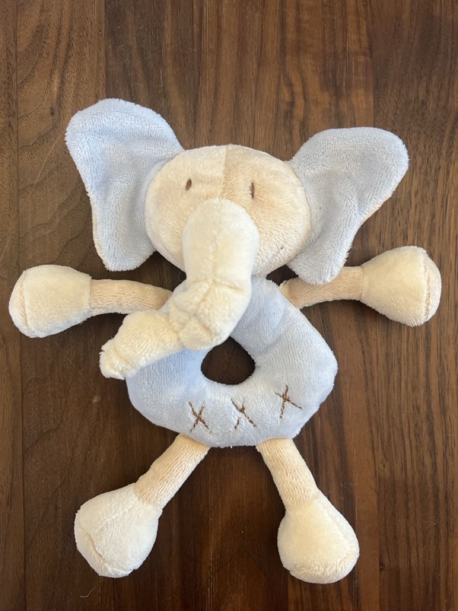 Jouets: Babyspielzeug Rassel Elefant Greifling – D'occasion à Altdorf UR par JanAil