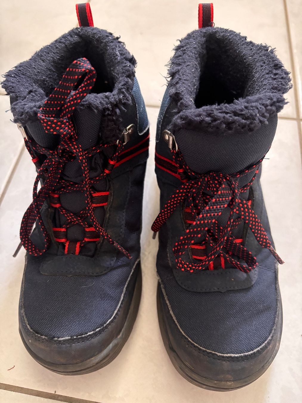 Decathlon Scarpe per ragazzi: Stiefel gefüttert Gr 35 – Usato da Thun venduto da Melpi2010