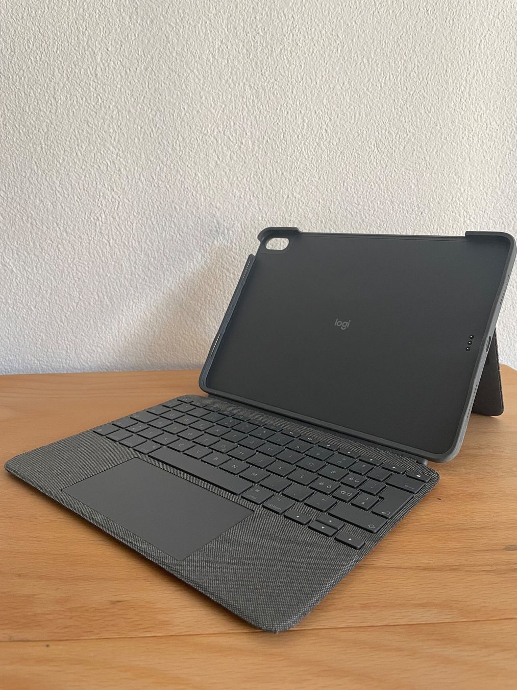 Logitech Tastaturen: LOGITECH Combo Touch Type Cover iPad Hülle Case Tastatur – Gebraucht aus Luzern von challenge1000