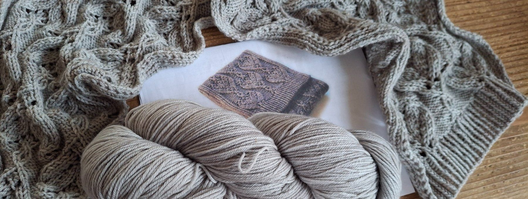Foulard & Sciarpe: Schal "Lovely"   handgestrickt  Merino   NEU – Nuovo (secondo la descrizione) da Langenthal venduto da Handstrick 8