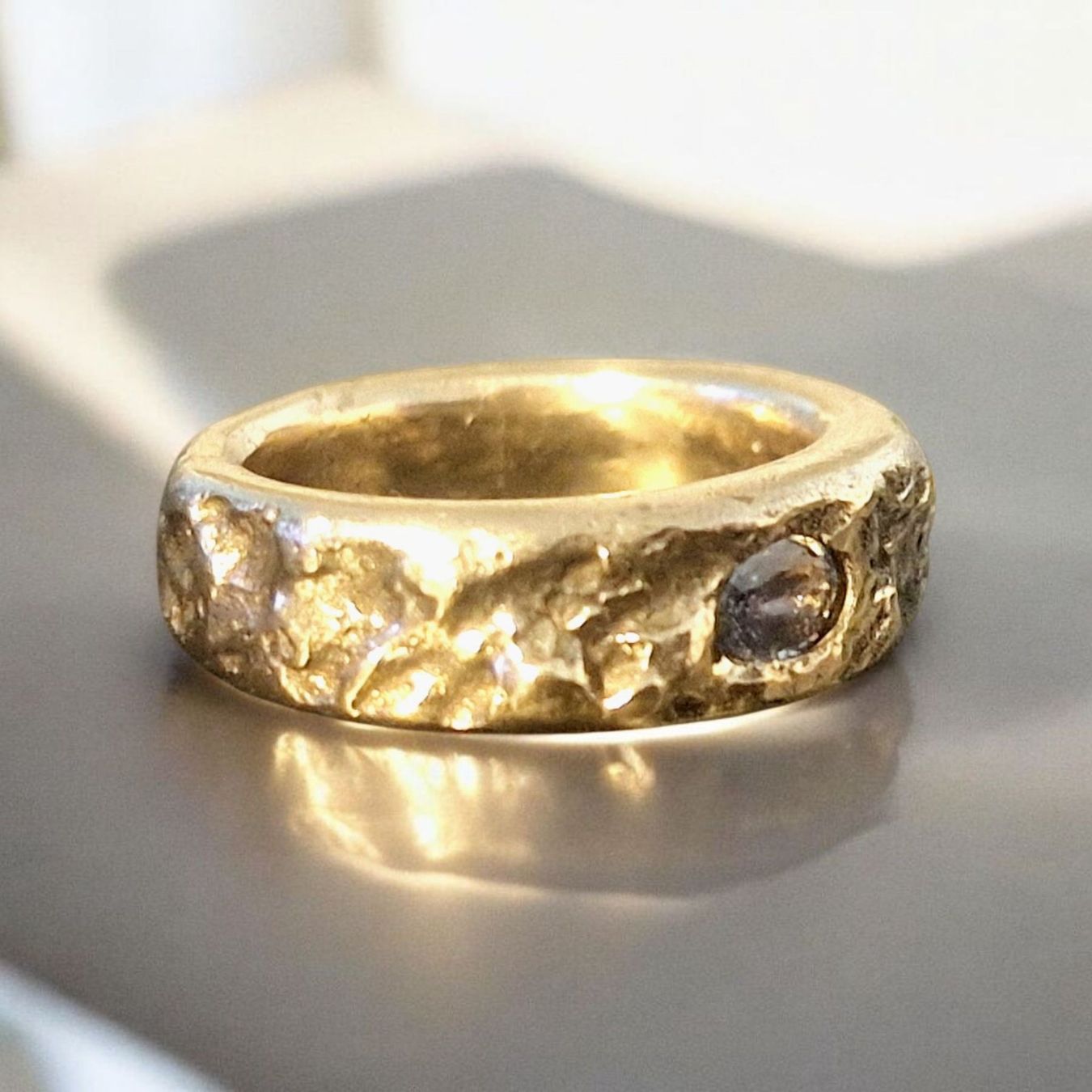 Anelli: Wilder Ring, Bronze & Saphir, Gr. 51.5 – Nuovo e nell'imballaggio originale da Aarau venduto da Schmuckhoehle_MD 9