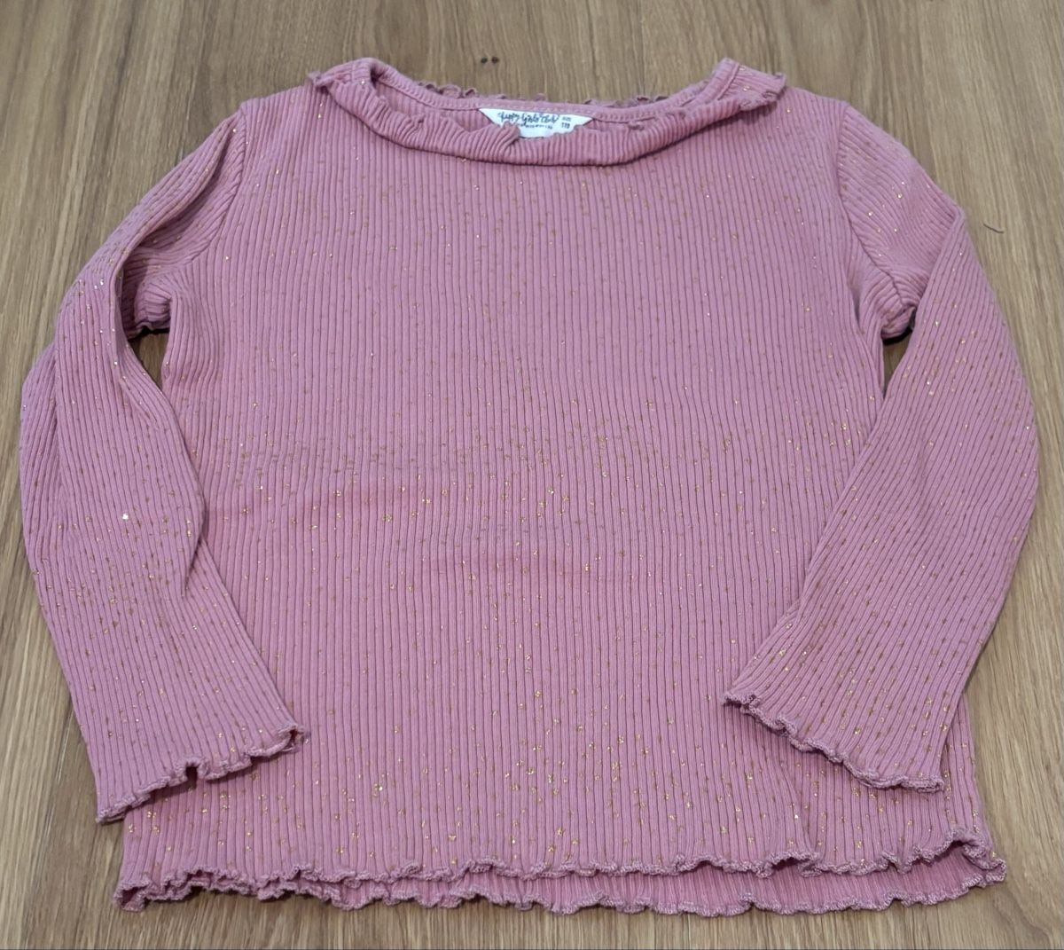 Blusen, T-Shirts & Tops: Langarmshirt Mädchen Grösse 110 Rosé mit Glitzer – Gebraucht aus Jegenstorf von Annina0506