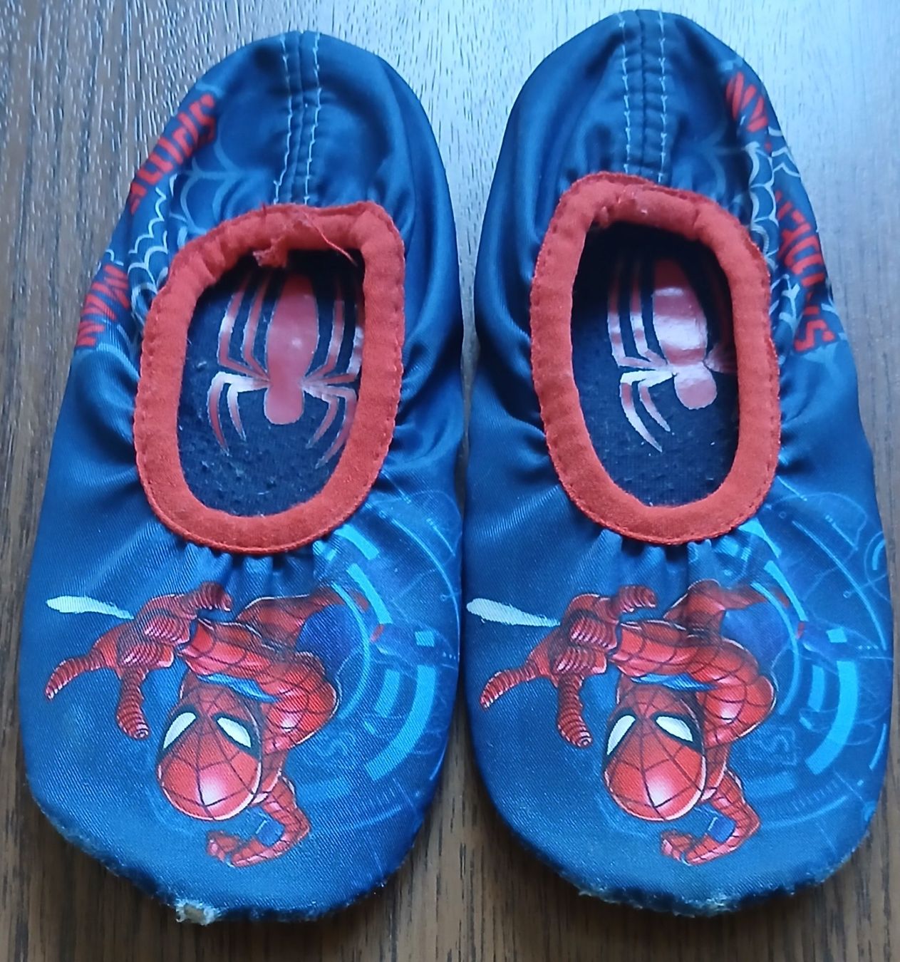 Scarpe per ragazzi: Turntäppeli Spiderman Grösse 26 – Usato da Sissach venduto da mar_xc7r 1