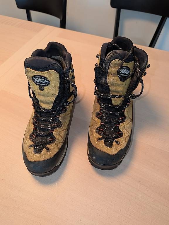Scarpe da uomo: Meindl Wanderschuhe Litepeak PRO GTX Grösse 42.5 – Usato da Bern venduto da mpf23