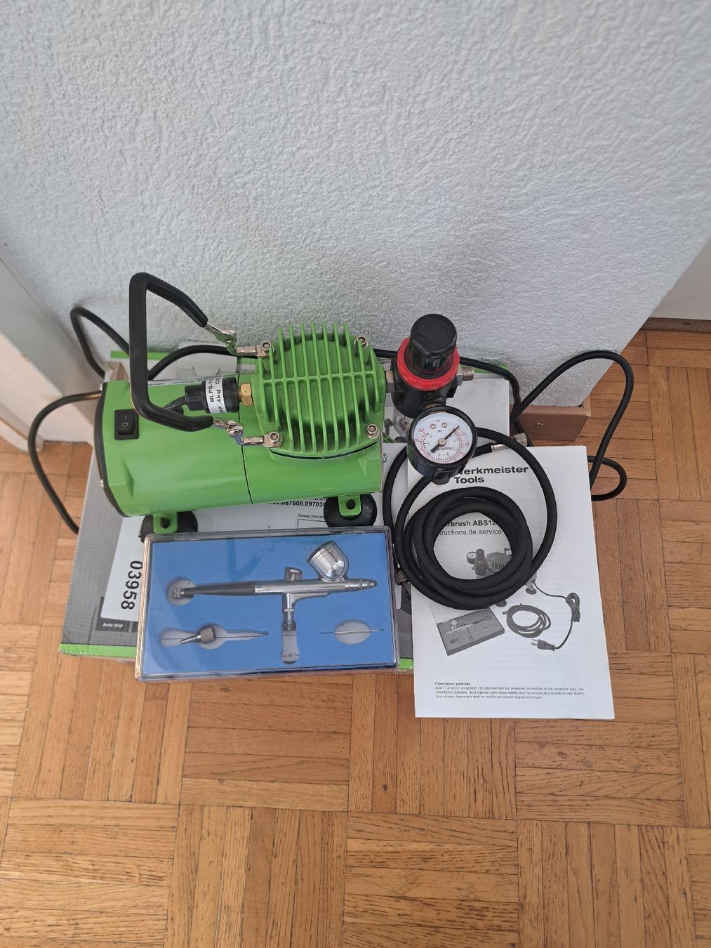 Compressori: Compresseur aérographe Werkzeug – Usato da Lausanne venduto da Stepan777 2