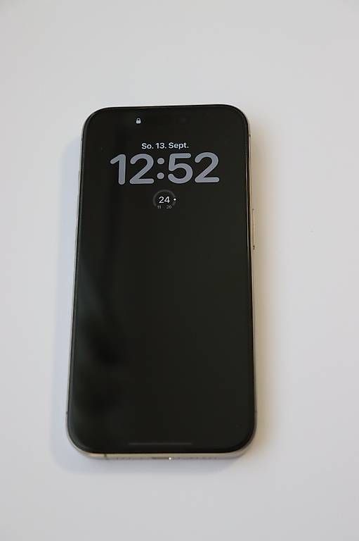 Apple Telefoni cellulari / Smartphones: iPhone 15 Pro + Zubehör – Usato da Allschwil venduto da pscl.41 2