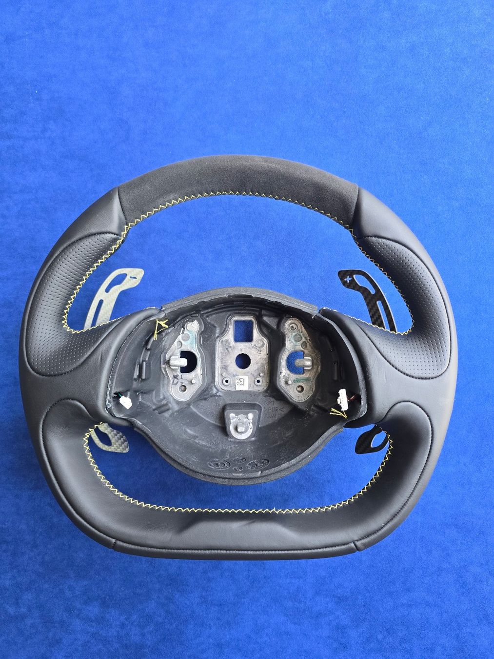 Alfa Romeo Tutti pezzi di ricambio auto: Alfa Romeo 4C magnetic Paddle shifter – Nuovo e nell'imballaggio originale da Lömmenschwil venduto da .R.ST. 2
