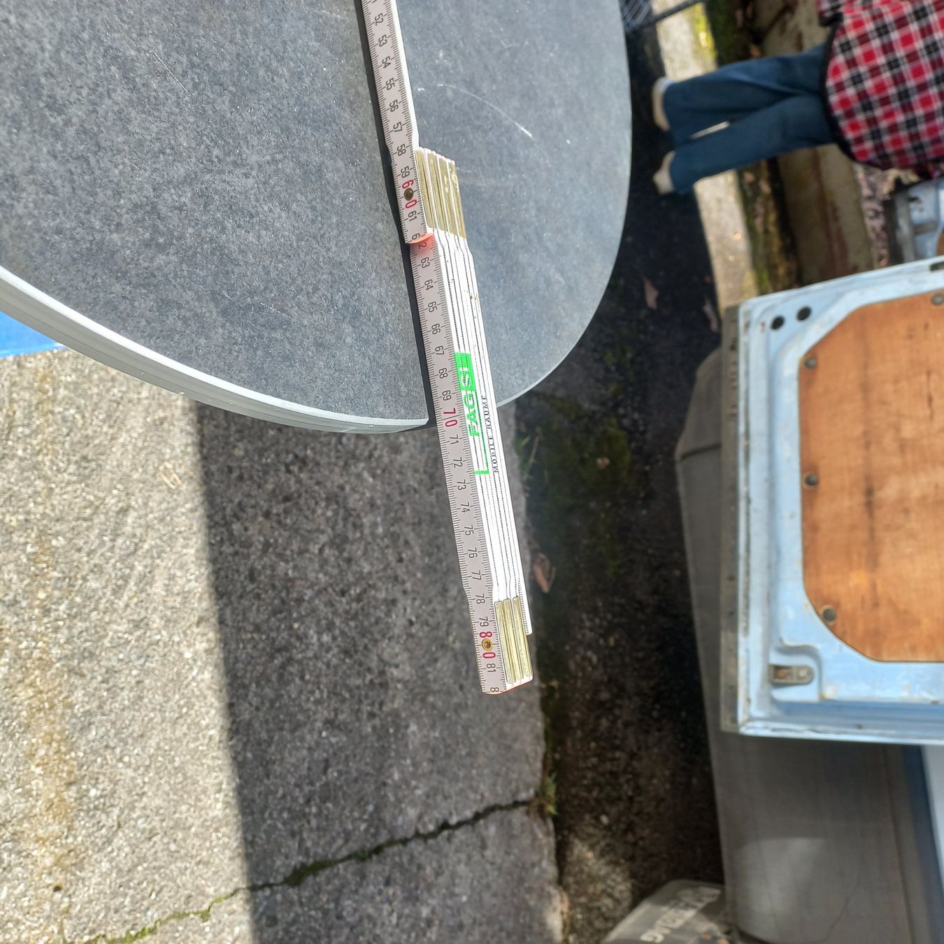 Tavoli: Tisch Rund mit Schieferplatte – Usato da Baar venduto da 2cvbaar 3