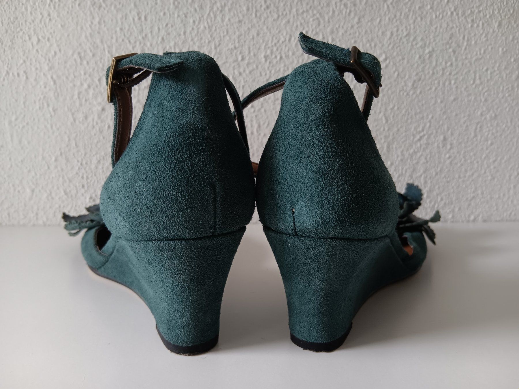 Scarpe da donna: LA BOUTIQUE Chaussures / Schuhe pointure / Nummer 37 – Usato da Cossonay-ville venduto da Super-Price-Quality 4