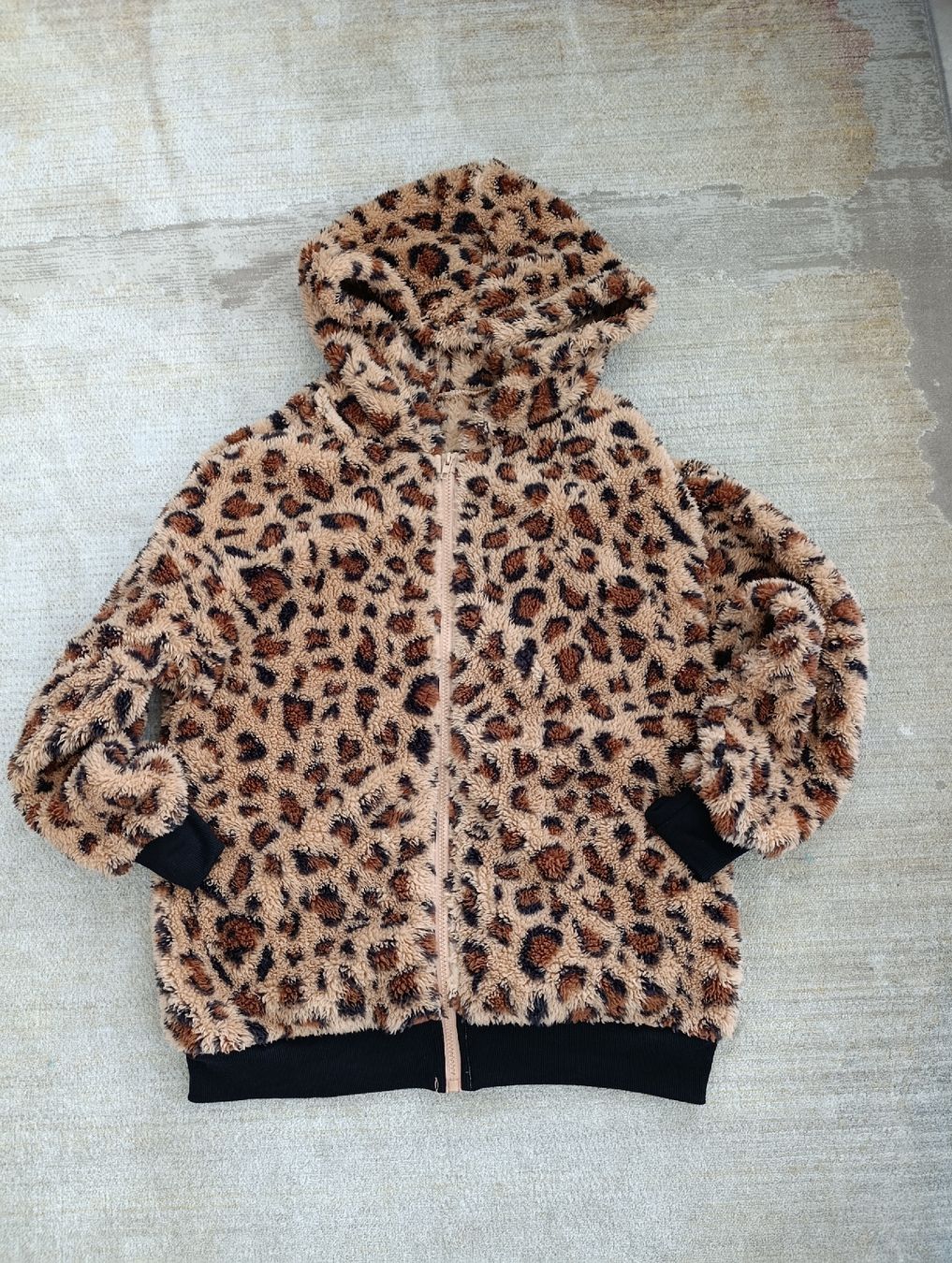Vestes: JAQUETTE LÉOPARD PELUCHE S – D'occasion à Sierre par shirley04 4