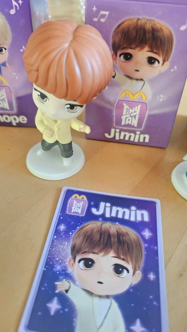 Mc Donald's Statuette: McDonald's x BTS "TinyTAN" Figuren Set – Nuovo (secondo la descrizione) da Basel venduto da kpopsuchti 3
