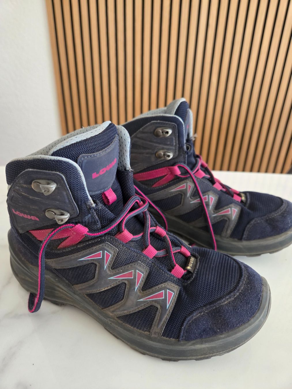 Lowa Scarpe per ragazzi: Lowa Kinderwanderschuh Gr. 33 – Usato da Bülach venduto da Goldfishli 1