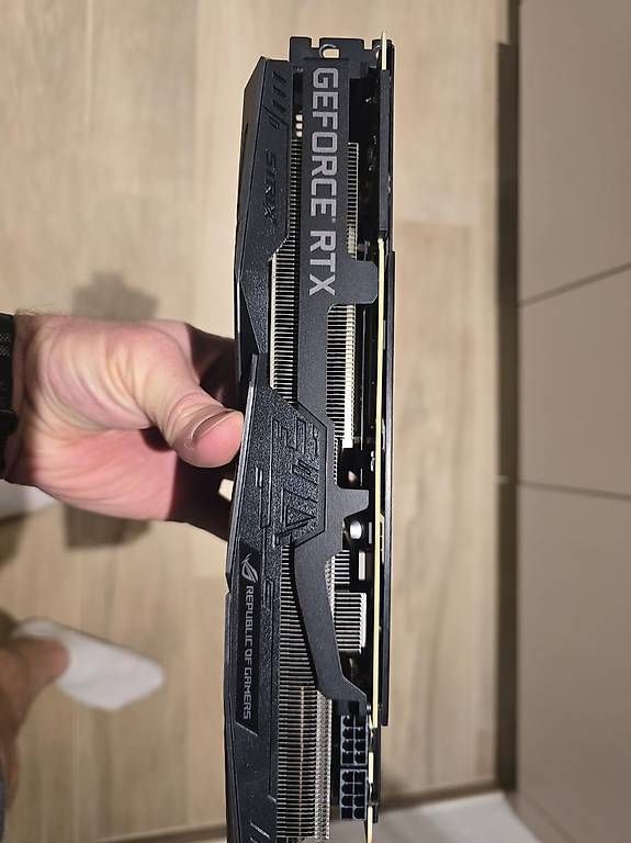 Nvidia Schede grafiche: Nvidia RTX 2070 Super ASUS GEFORCE ROG STRIX Advanced – Usato da Salez venduto da Namenslos 2