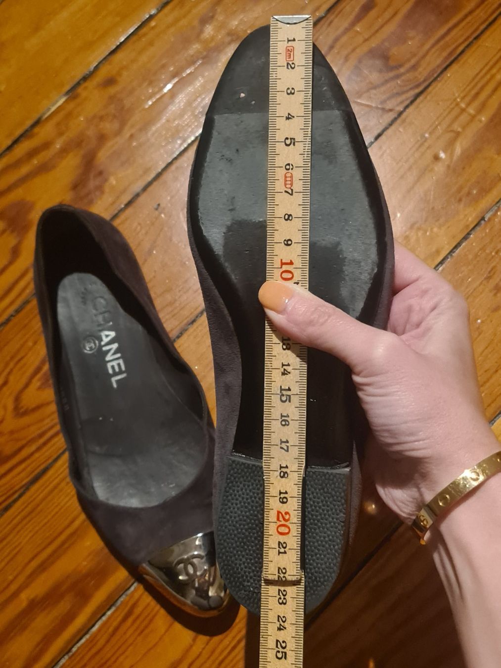 Chanel Scarpe da donna: Ballerines Chanel en daim suède gris 36 – Usato da Genève venduto da Tresor305 8