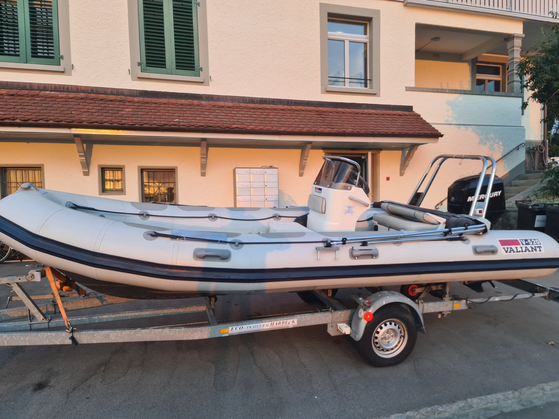 Valiant Barche: Schlauchboot evt. mit Trockenplatz am Thunersee – Usato da Worb venduto da Werich 5