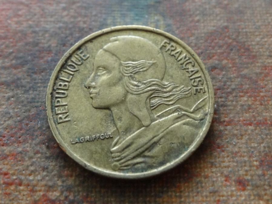 Tutti le monete: FRANCE  5 Centimes  1968 – Usato da Romanel-sur-Lausanne venduto da Swift13 1