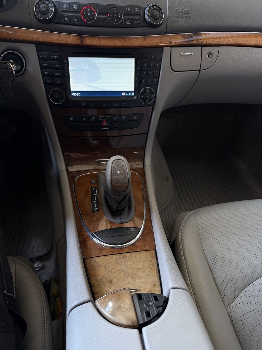 Mercedes-Benz Autos: Mercedes E Klasse 350 – D'occasion à Heerbrugg par elvir6 7