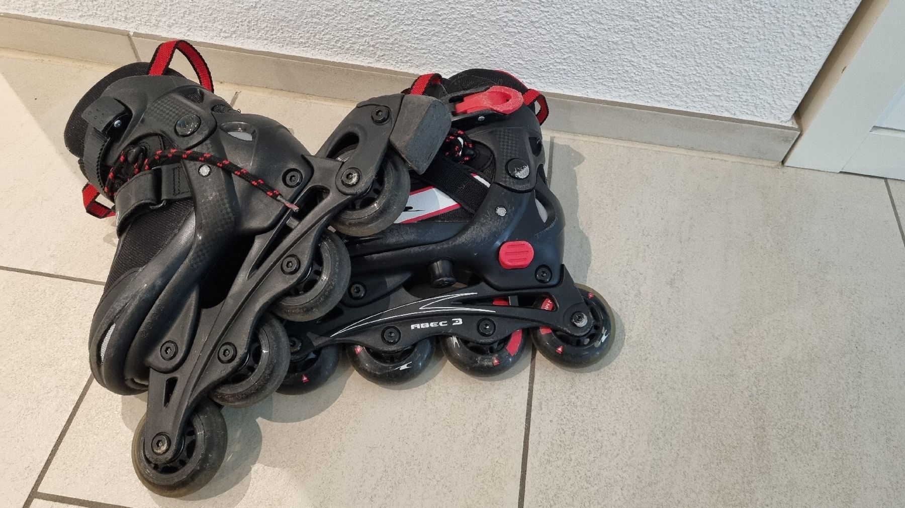 Pattini in linea & Pattini a rotelle: Verstellbare Inlineskates 29-32 – Usato da Ganterschwil venduto da Nike18 2