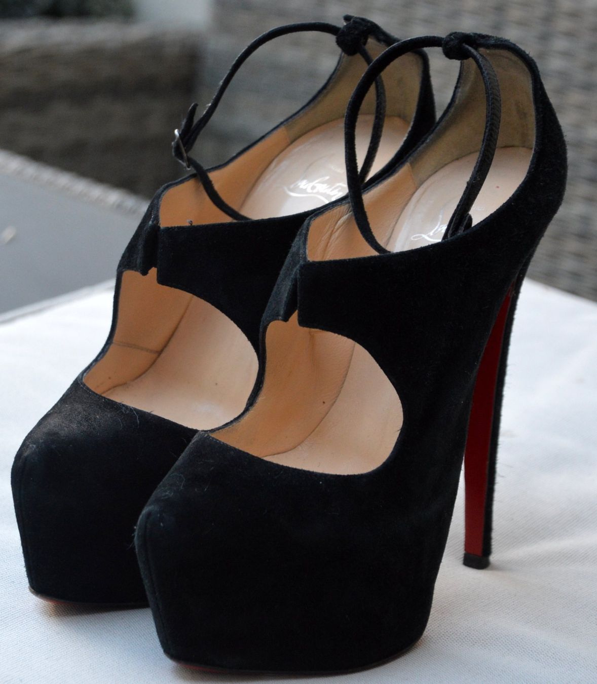 Christian Louboutin Damenschuhe: Christian Louboutin Pumps .37 – Gebraucht aus Collonges von arashee 1
