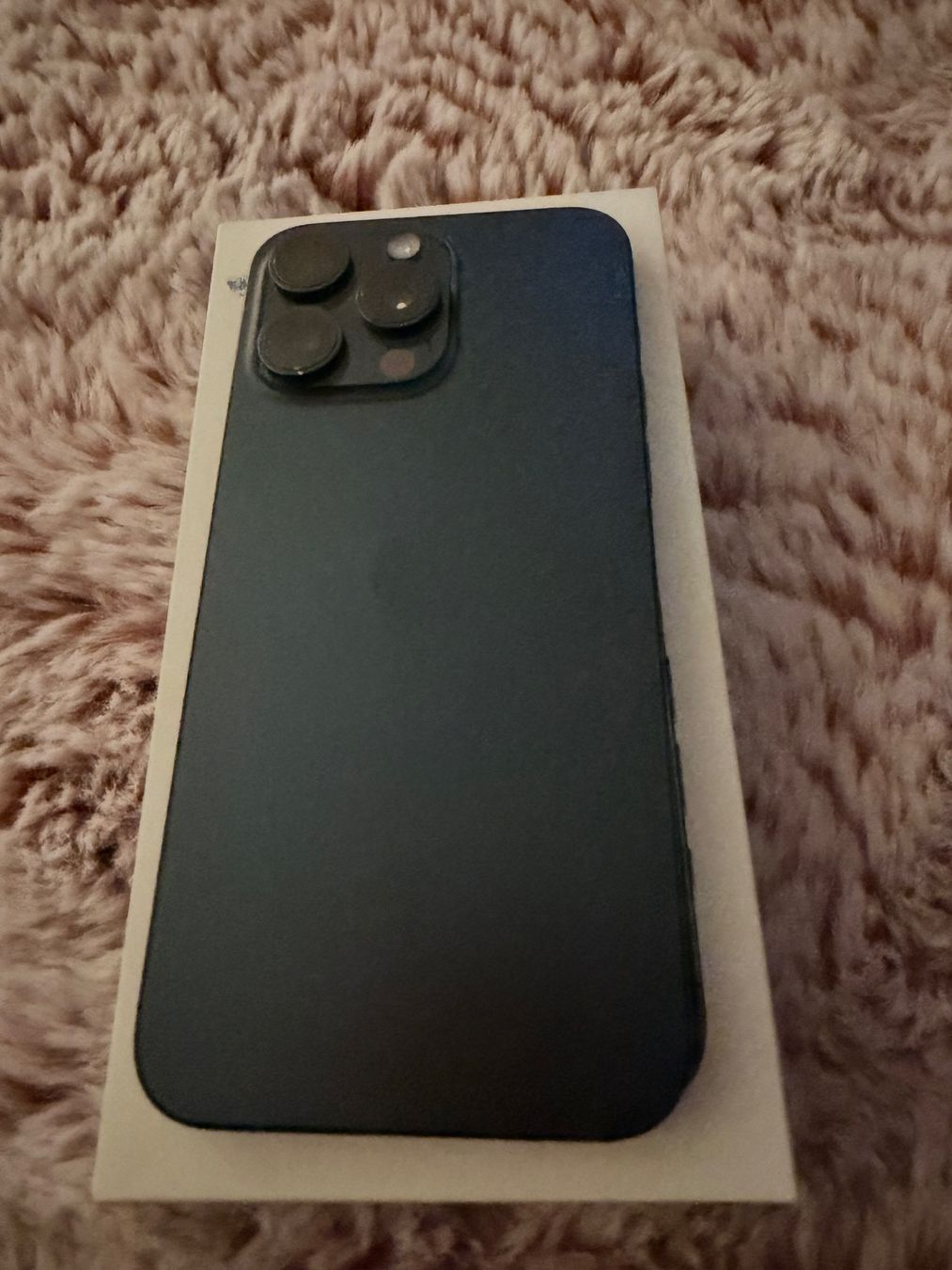 Apple Handys / Smartphones: iPhone 15 pro Max – Gebraucht aus Walenstadt von ann_qsm8 2