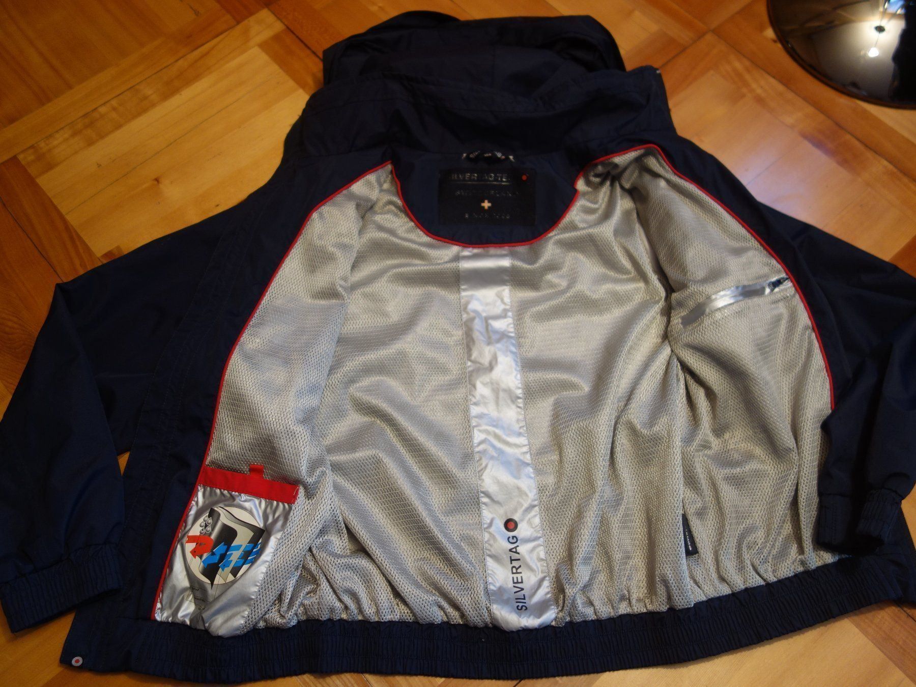 Jacken & Mäntel: Jacke SilverTag- Tech Switzerland – Neu (gemäss Beschreibung) aus Bubikon von An780 2