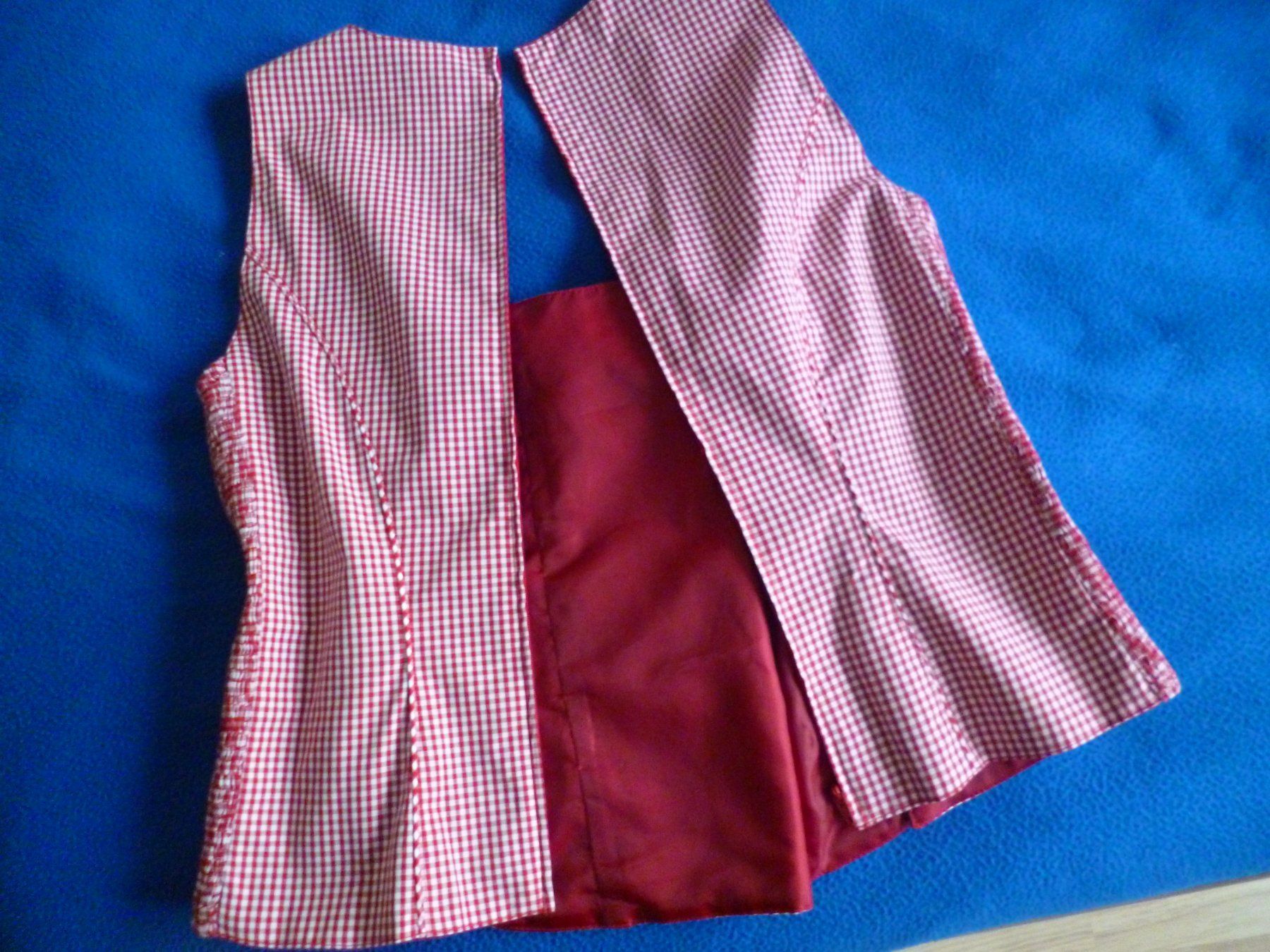 Kleider: Sehr schönes Dirndl Oberteil, Grösse 38 – Neu (gemäss Beschreibung) aus Unterseen von marathon1 3