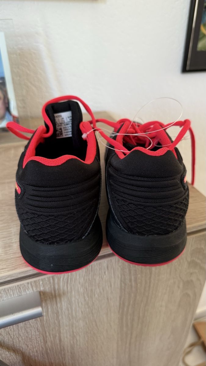 Asics Scarpe da donna: ASICS Netburner Ballistic FF  Neu & ungebraucht Gr. 39 – Nuovo e nell'imballaggio originale da Zell ZH venduto da jacopo.bonfiglio 2