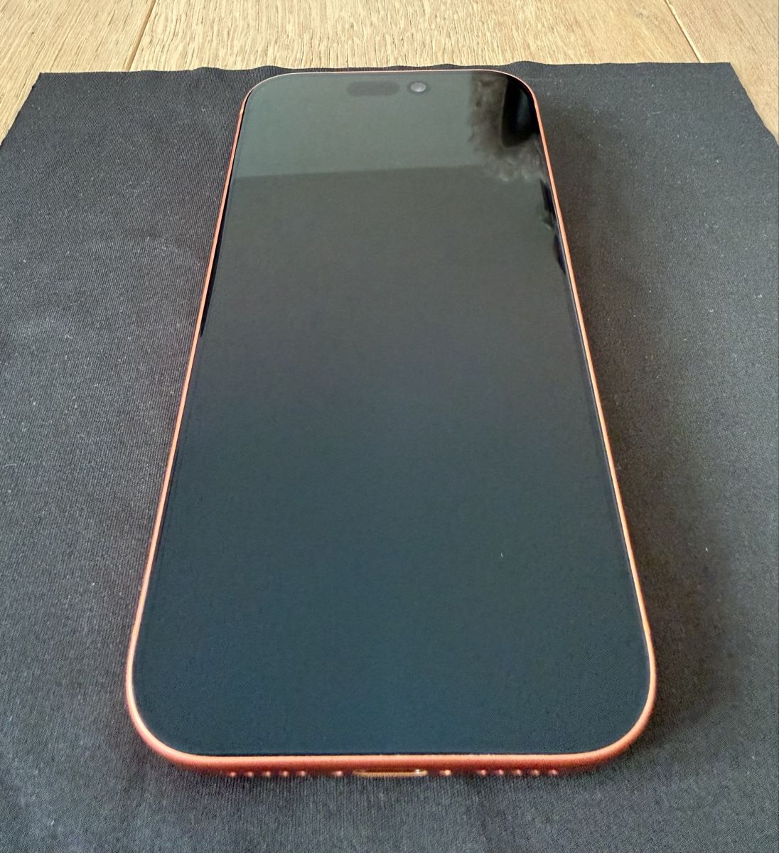 Apple Portables: iPhone 17 Pro – D'occasion à Rotkreuz par Nyny 2