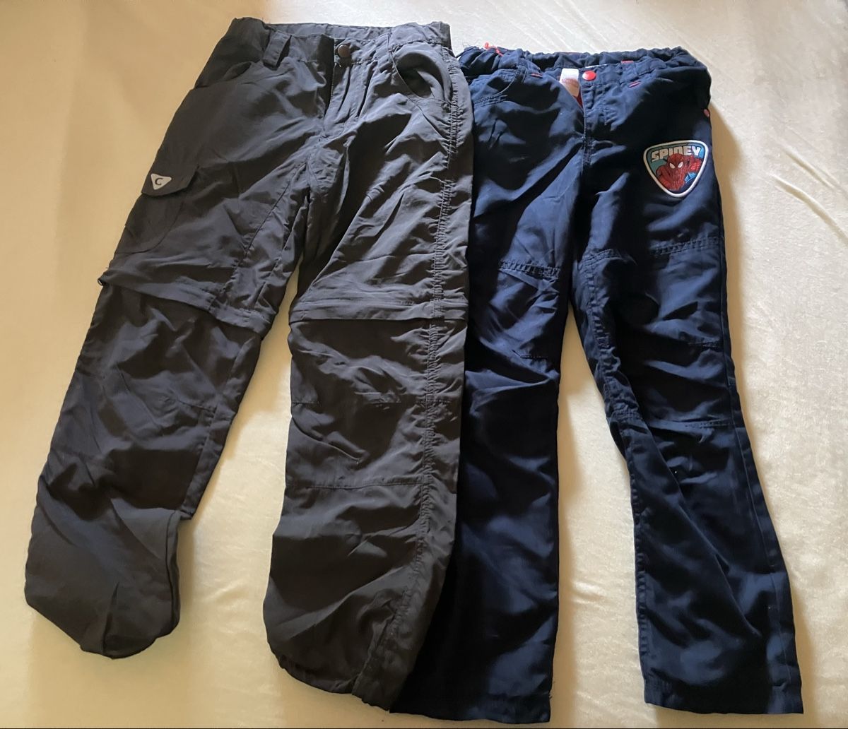 Pantaloni: pantaloni leggeri montagna cargo – Usato da Sigirino venduto da san_rcn7