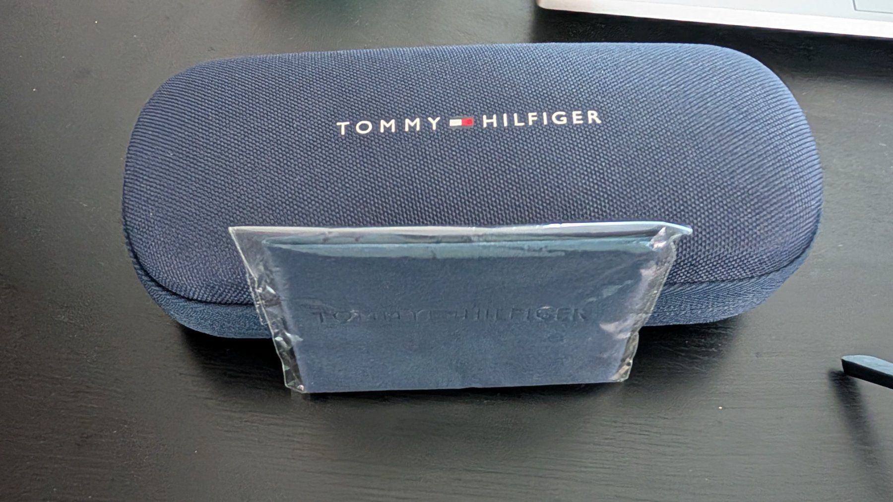 Tommy Hilfiger Occhiali & Lenti: Tommy Hilfiger Sonnenbrille – Usato da Zermatt venduto da pinky025 6