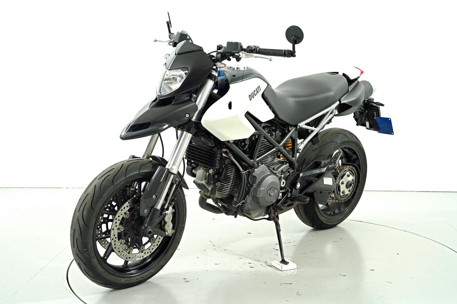Ducati Strasse: Ducati Hypermotard 796 – Gebraucht aus Winterthur von MCW 3