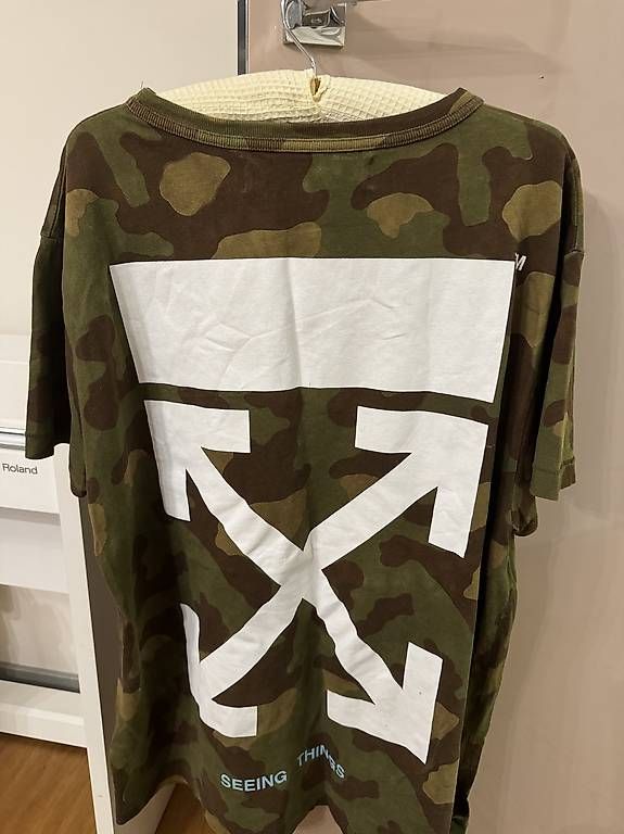 Off-White T-shirt: T-Shirt Off-White – Usato da lugano venduto da xen_q9zz 2