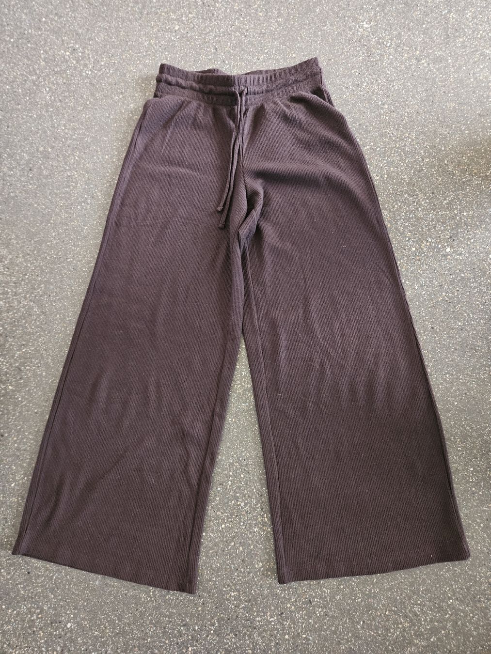 H&M Pantalons: H&M Basic Hose, Grösse XXS, weites Bein Braun – Neuf (Voir description) à Anwil par tamoos