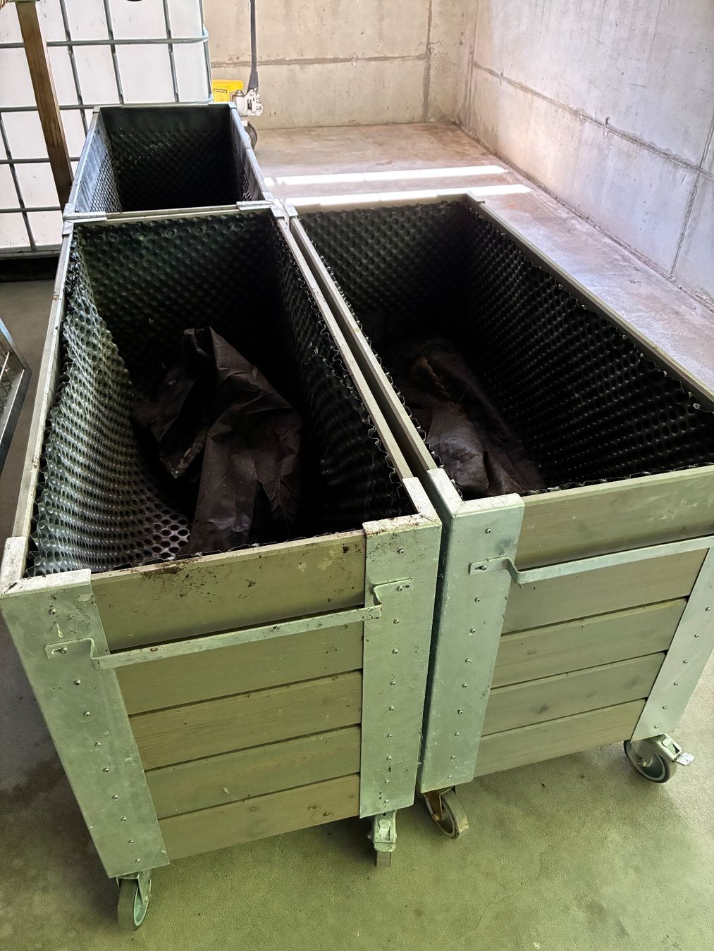 Box contenitori: Hochbeet, Pflanzkasten auf Rollen – Usato da Sutz venduto da allemamo 3