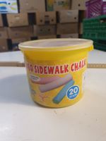 Eine Büchse Jumbo Sidewalk Malkreide angebraucht