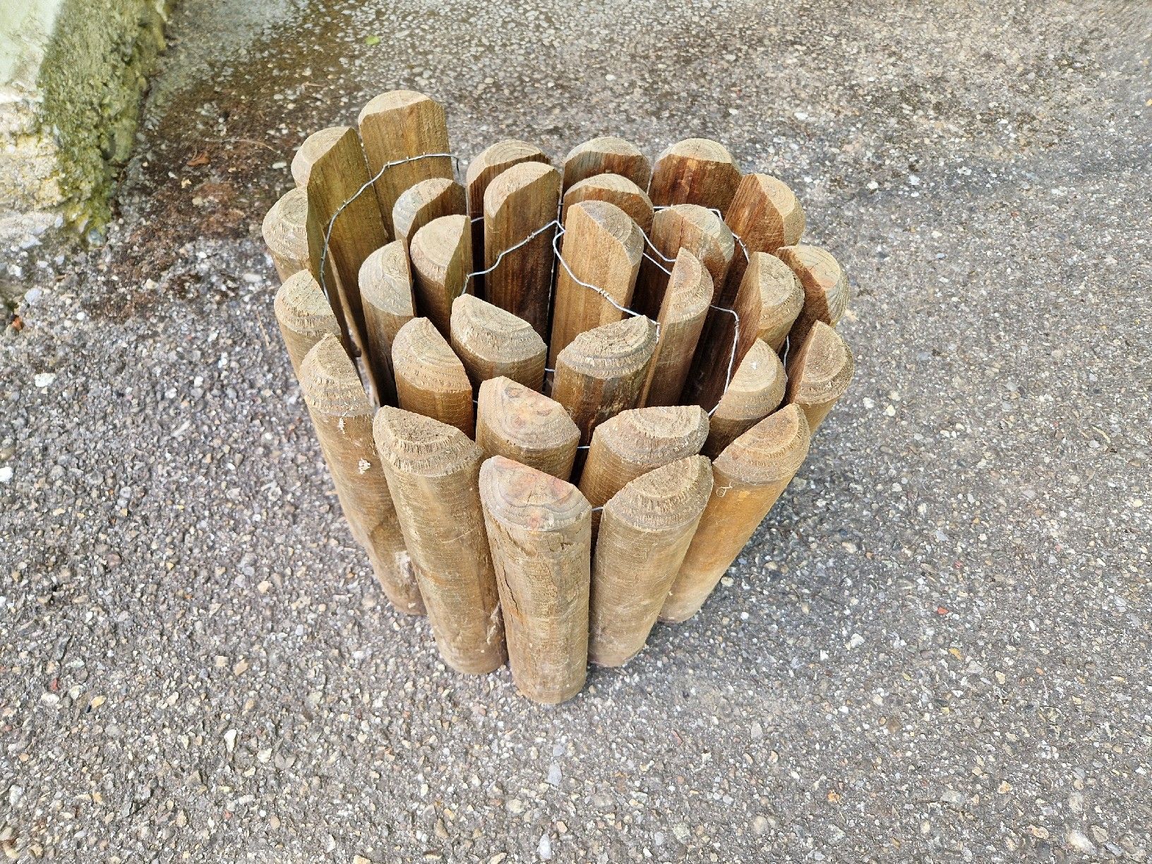 Articoli in legno: Beetumrandung Holz – Usato da Triengen venduto da KittyKat6