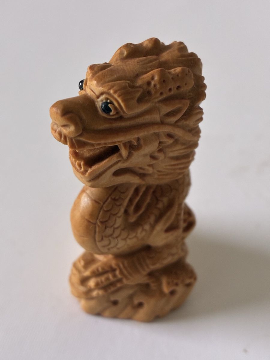 Statuette: Japon netsuke en bois de cerisier,objet traditionnel – Usato da St-Aubin-Sauges venduto da asianart 7