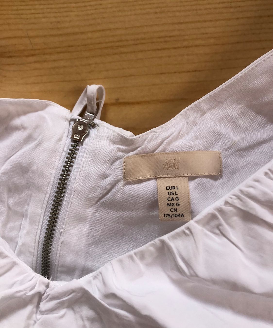 H&M Tops: Top blanc H&M – Gebraucht aus Bulle von sop_ct6x 3