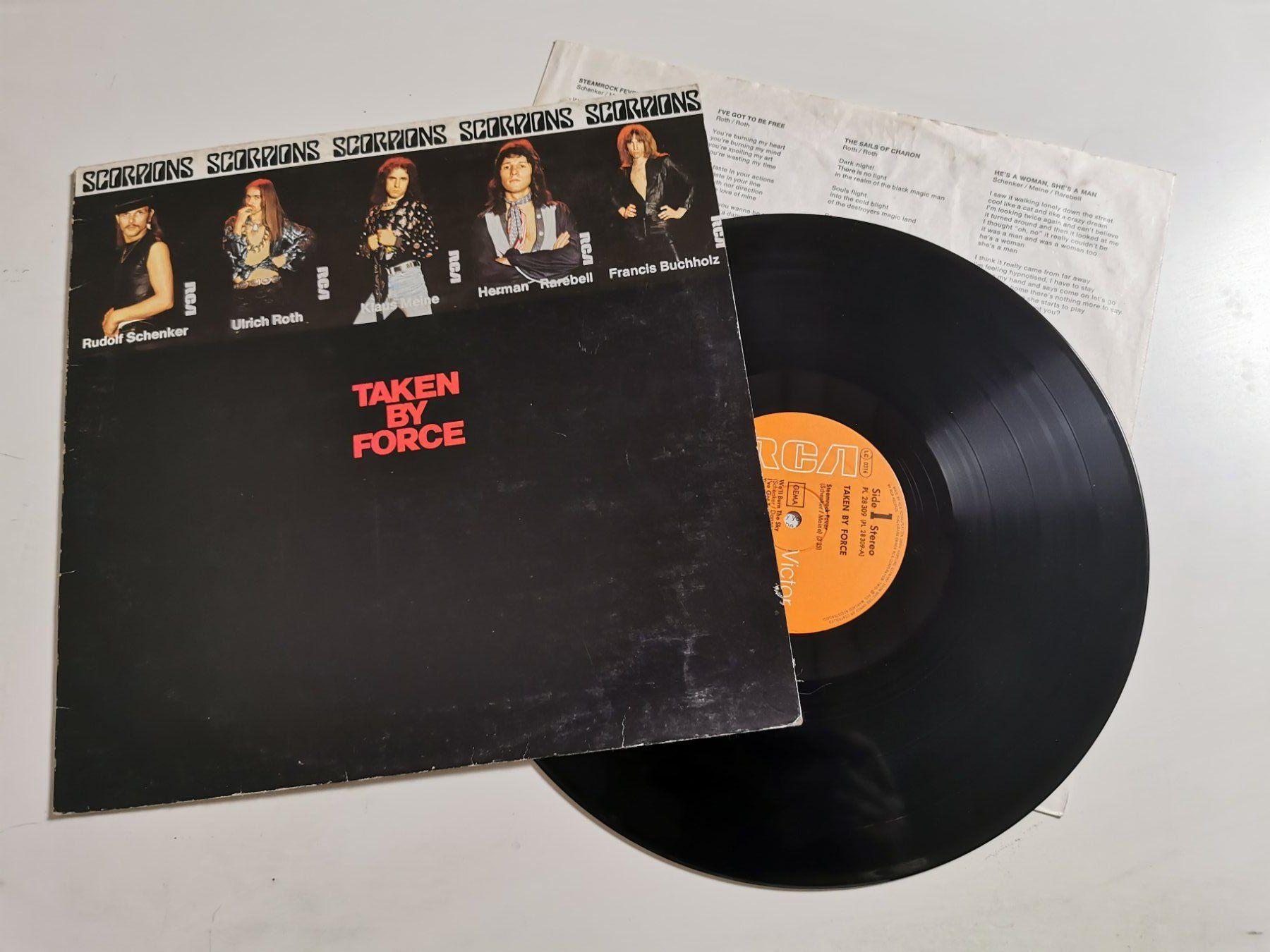 Schallplatten: SCORPIONS - TAKEN BY FORCE – Gebraucht aus Grafenried von House-of-Oldies