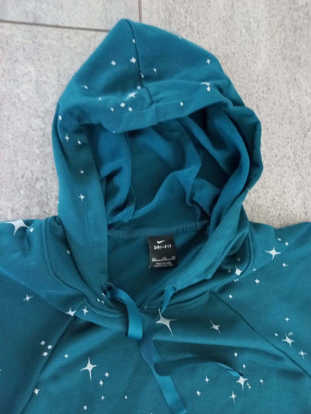Nike Maglioni & Felpe: Pulli/Pullover von Nike Gr. XXL ungetragen – Nuovo (secondo la descrizione) da Oberuzwil venduto da venditum. 1