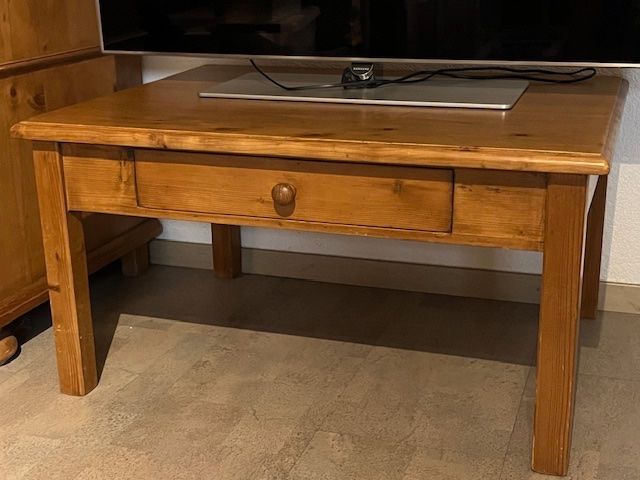 Tavoli: Couchtisch aus Massivholz – Usato da Pfäffikon SZ venduto da ber_r27c