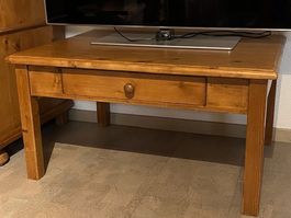 Couchtisch aus Massivholz