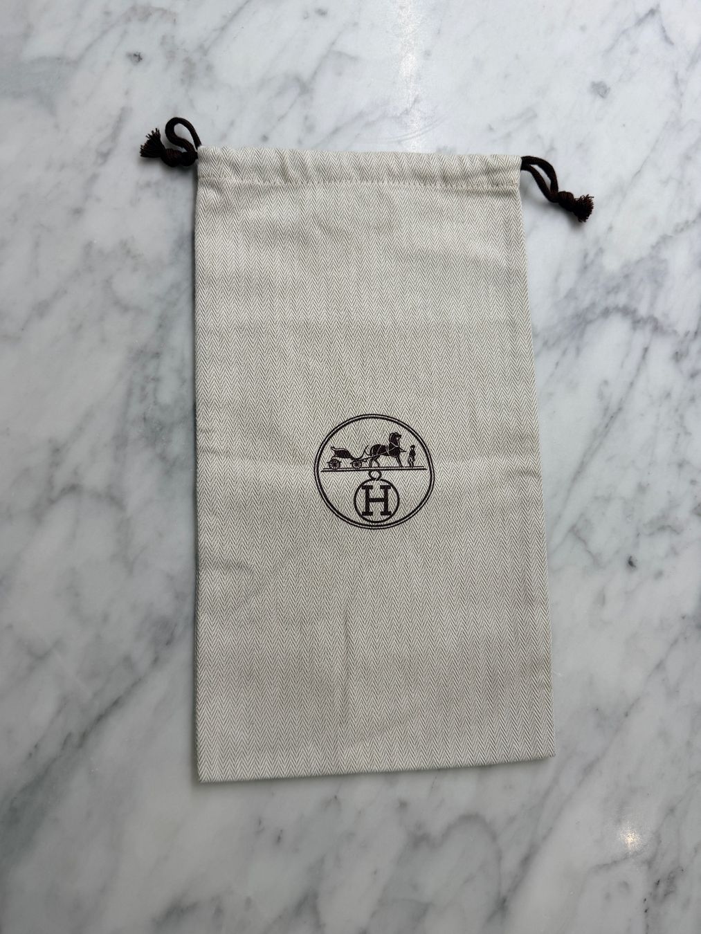 Hermès Custodie per cosmetici: Hermes Staubbeutel 34cm x 19cm – Usato da Roggwil TG venduto da est_r5x7