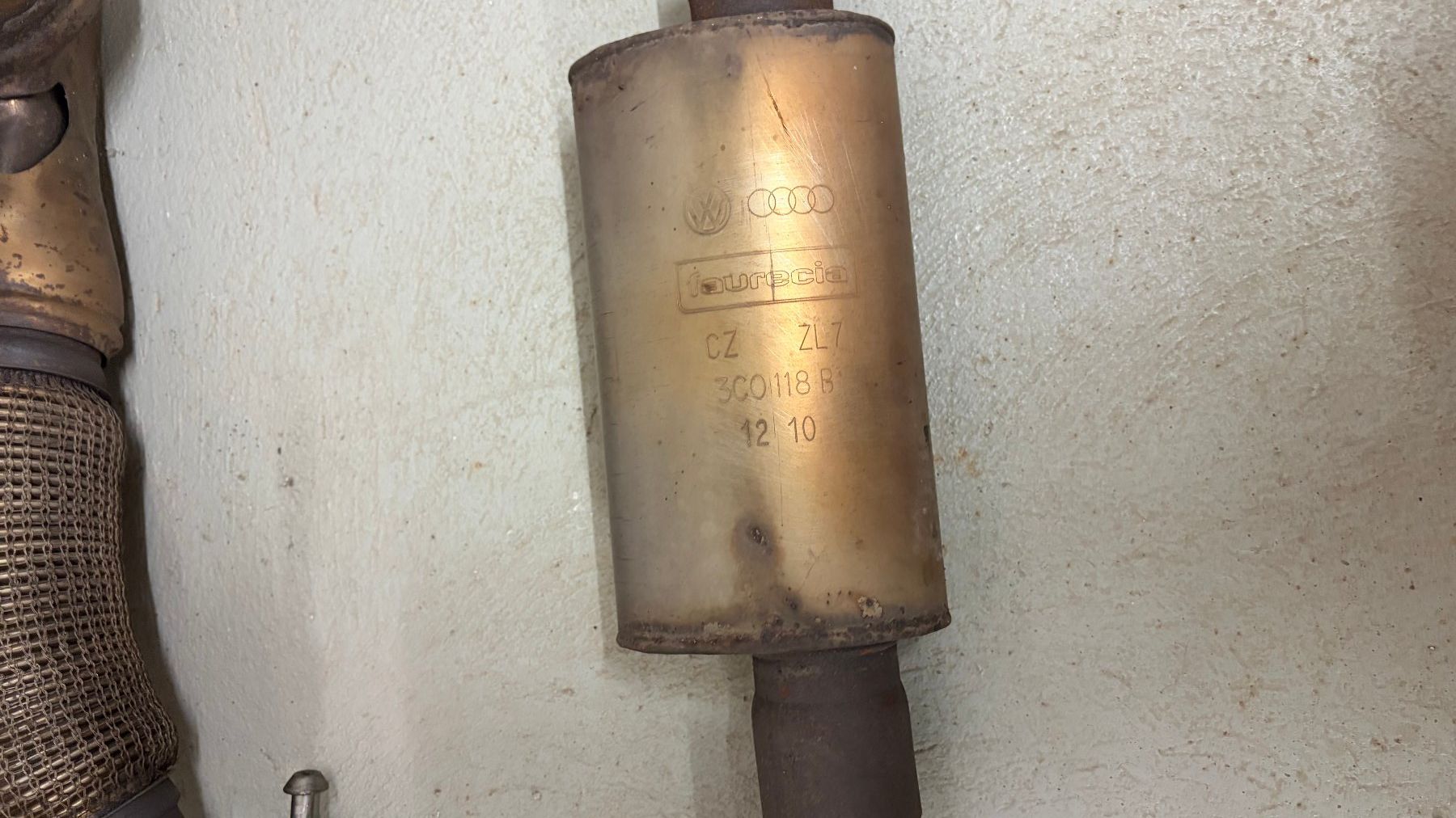 Volkswagen Auspuffanlagen: Original VW Golf 6 R Downpipe – Gebraucht aus Zofingen von GTracer 1