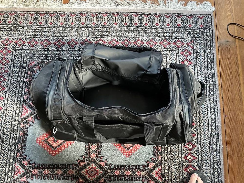 Borse: Genjale Sport- und oder Reisetasche – Usato da Männedorf venduto da enzian022 1