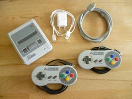 Super Nintendo SNES Classic Mini mit Zubehör (einsatzbereit)