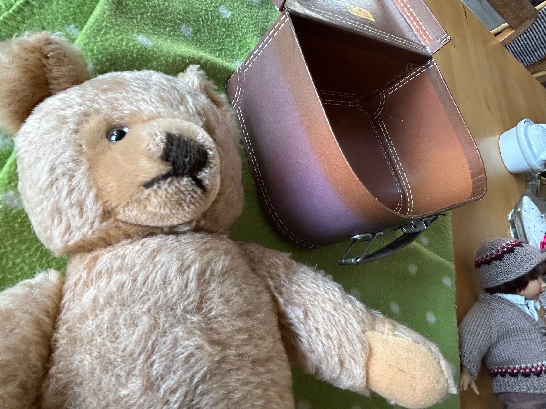 Steiff Giocattoli: Steiff Teddy mit Koffer – Usato da burgdorf venduto da baenzlicat 3