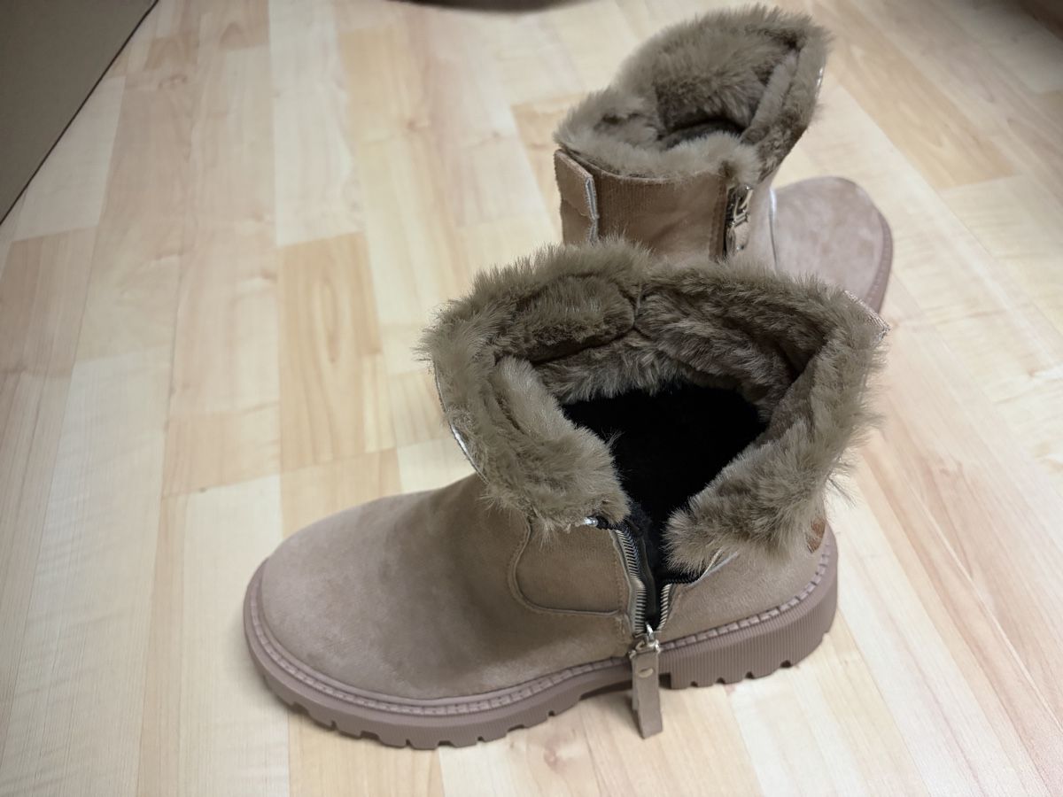 Scarpe da donna: Winter Boots Stiefeletten mit Warmfutter, Gr. 38 - Top! – Nuovo (secondo la descrizione) da Granges-Paccot venduto da Fwaeber 2