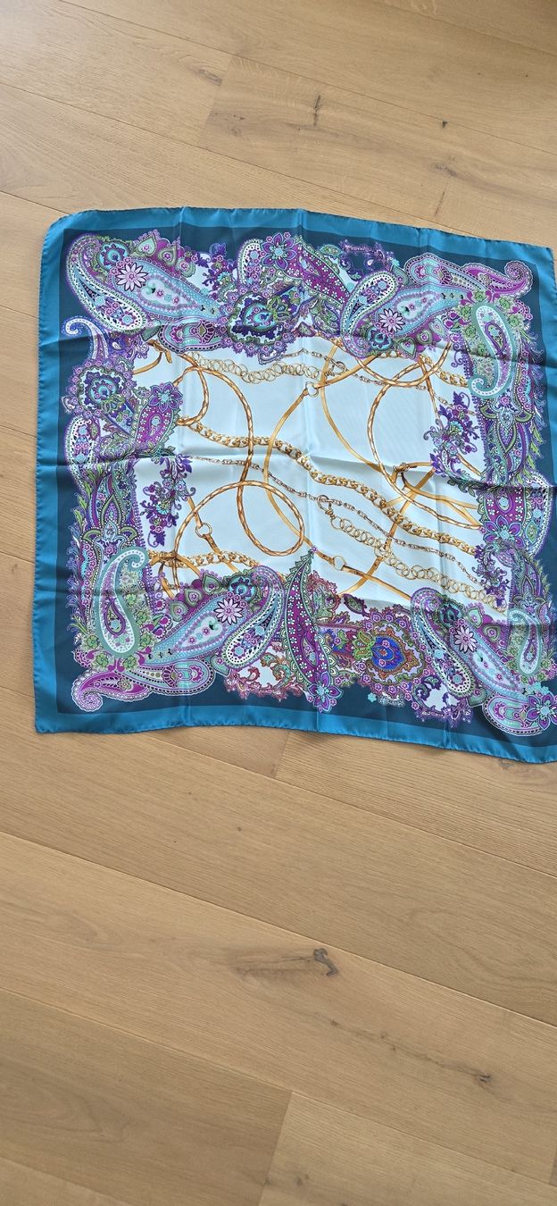 Foulards & écharpes: foulard en soie  – D'occasion à Matran par Gaho01